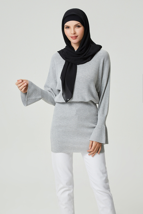 Grey Knit Sweater [size: 6]